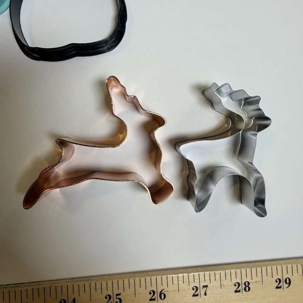 Vintage Cookie Cutters Lot of over 50 Aluminum & Plastic Various Shapes‎
